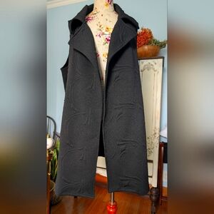 Black Textured Sleeveless Coat/‎ long Vest